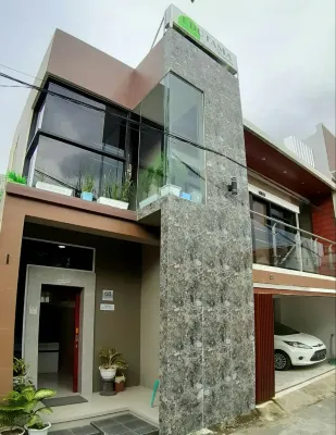 Edutama Homestay Syariah Hotels in Semen