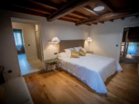 CASA CON ENCANTO (o Refuxio) Hoteles en Deza