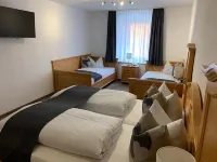 Gasthof zum Waldstein Hotels in Marktleugast