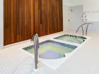 Otl Gouverneur Saguenay - Hot Springs