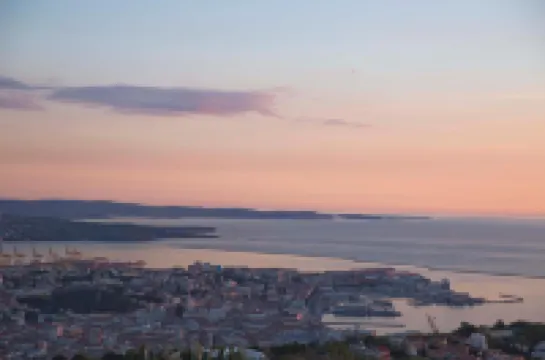 URBANAUTS STUDIOS Ginnastica