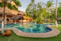 Dayo Hotel - Pools