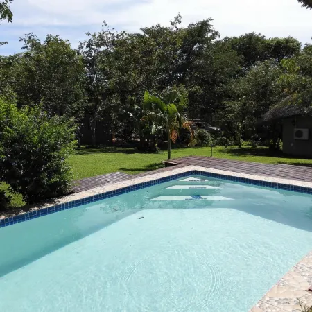 7 Roomed Boutique Safari Lodge-Chobe Sunset Chalets