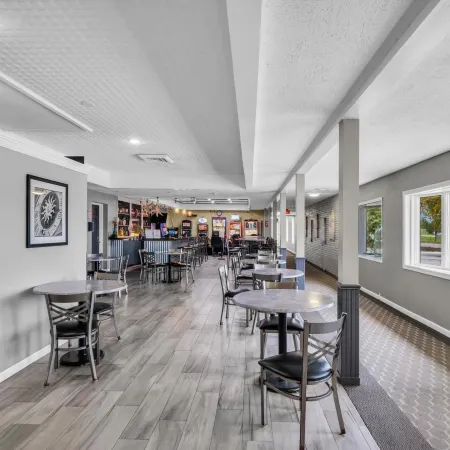 Eastlake Suites Hotel & Conference Center by OYO Urbana