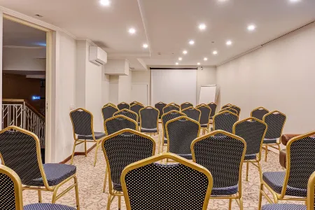 ГУБЕРНАТОРЪ