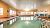 Comfort Inn & Suites Harrisburg-Hershey North - Pools