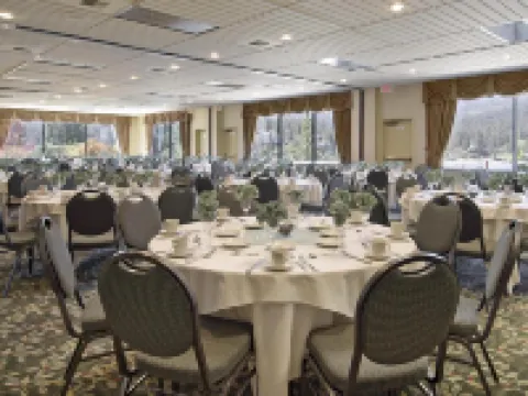 レッド ライオン ホテル テンプリンズ オン ザ リバー ポスト・フォールズのホテル