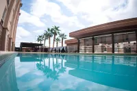 Hotel Mesaluna Near American Consulate