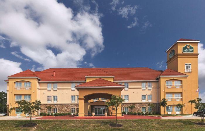 La Quinta Inn & Suites by Wyndham Bridge City