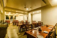 Hotel Manasi Royal - 3 estrellas
