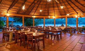 Laguna Lodge