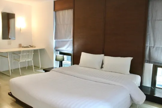 Superior King (the Cove)