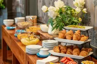 The Beachcomber Hotel - breakfast