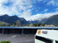 Sunset Motel - parking
