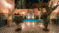 Riad Fes Ziyat & Spa - สระว่ายน้ำแบบอินฟินิตี้