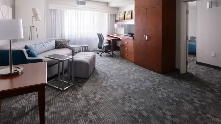 Courtyard Houston Pearland Отели в г. Перлэнд