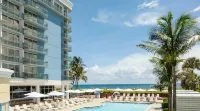 The Singer Oceanfront Resort Singer Island, Curio by Hilton - ビーチサイド