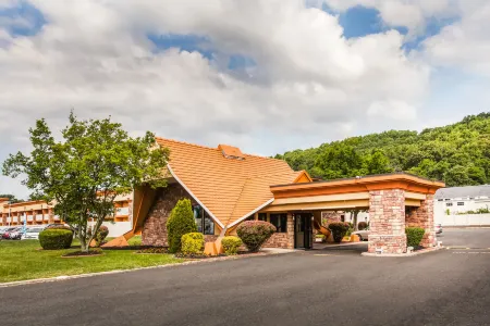 Howard Johnson by Wyndham North Plainfield Отели рядом с достопримечательностью «Нокия Белл Лабс»