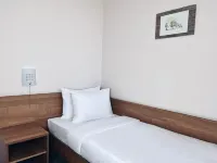 Apri Polet Hotel (Апри Полет Отель) Отели в г. 