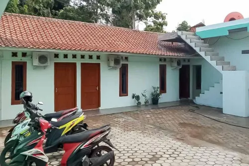 RedDoorz Plus near Universitas Saburai Lampung Hotel di Gunung Terang