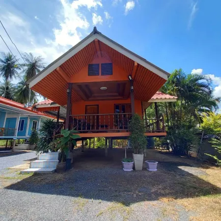 Patcharin Home Stay