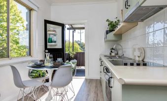 The Baylis Boutique Apartments - Housity