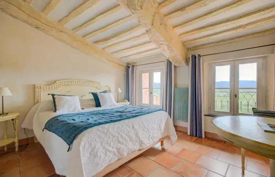 克洛斯格里希納酒店