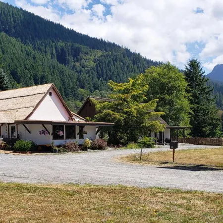 Paradise Village