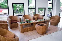 Urbanview Hotel Ratu Elok Syariah Banjarbaru by RedDoorz North Banjar Baru 호텔