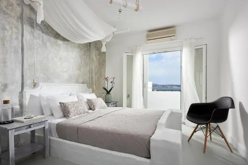 Milos Hotel