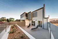 Hamilton Executive Apartments Hotels in Broadmeadow
