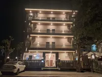 Emerald Suites