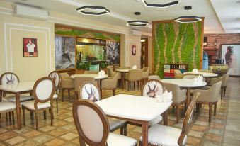 Green Which Hotel