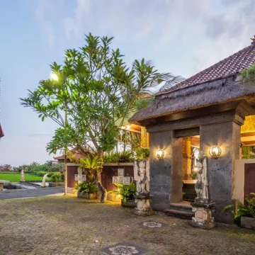 Nirmala Guest House Surf Keramas Отели рядом с достопримечательностью «Пляж Леби»
