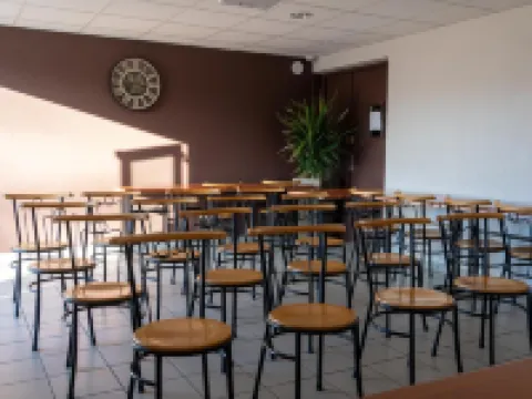 Cit'Hotel餐廳保齡球米洛 米約酒店