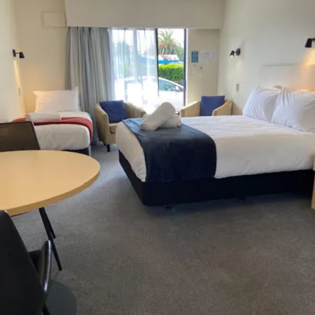 Balmoral Motel