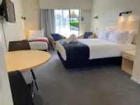 Balmoral Motel Hotels in 