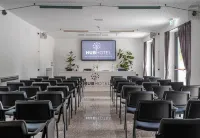 Hub Hotel - 3-Star