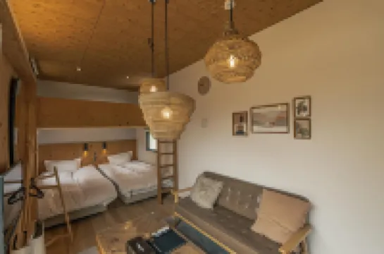 Glanstella Cabin Fujiyamanakako 鄰近Clover Ranch的酒店