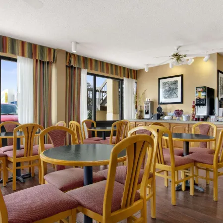 Super 8 by Wyndham Oxford