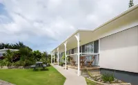 Hibiscus Regal Apartments - bar