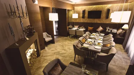 Кулибин Парк-Отель & СПА Отели рядом с достопримечательностью «Нижегородский государственный технический университет им. Р.Е. Алексеева»