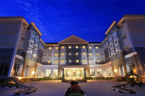 Brits Hotel Pangkalan Bun - Pools