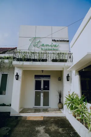 TITANIA HOTEL Отели в г. Ciamis