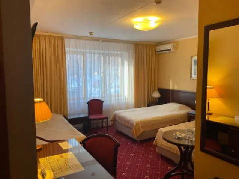 Komilfo Hotel のホテル