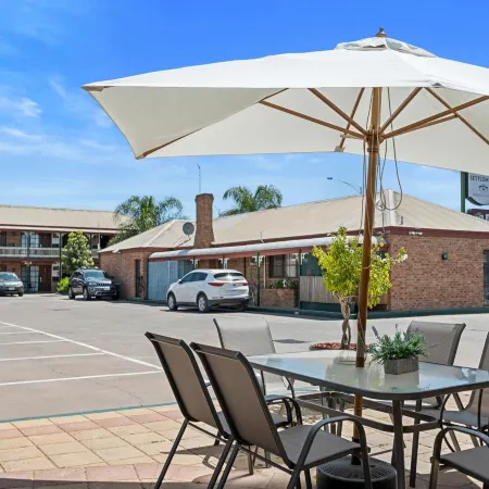 The Settlement Historic Hotel