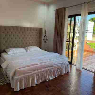 Tropical House Rooms