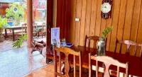 Le Moon Hotel - 2-Star