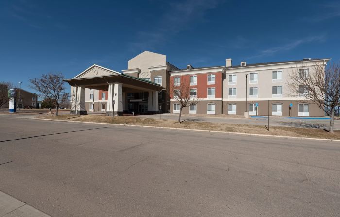 Holiday Inn Express & Suites LAMAR by IHG