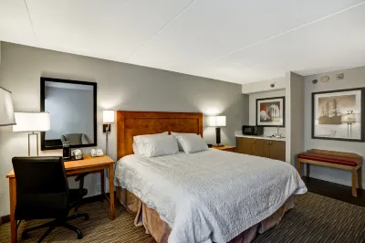 Hampton Inn Norfolk-Naval Base Hotels in Norfolk